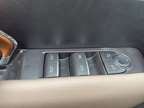 New 2025 GMC Canyon Denali image 21