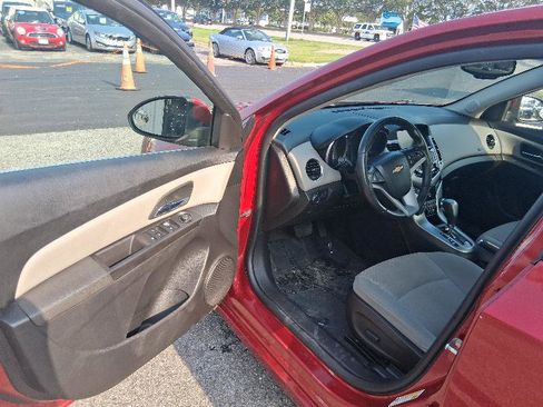 Used 2014 Chevrolet Cruze LT image 21