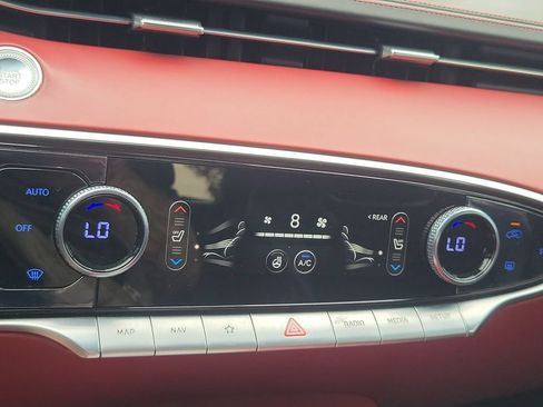 Used 2022 Genesis GV70 3.5T Sport w/ Sport Prestige Package AWD/4WD image 27