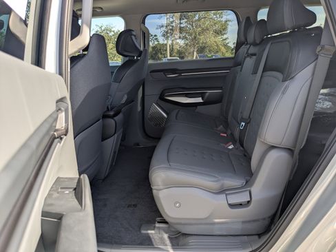 New 2026 Kia EV9 Wind image 17