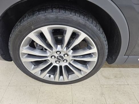 Used 2017 Lincoln MKX Reserve w/ Lincoln MKX Climate Package FWD image 24