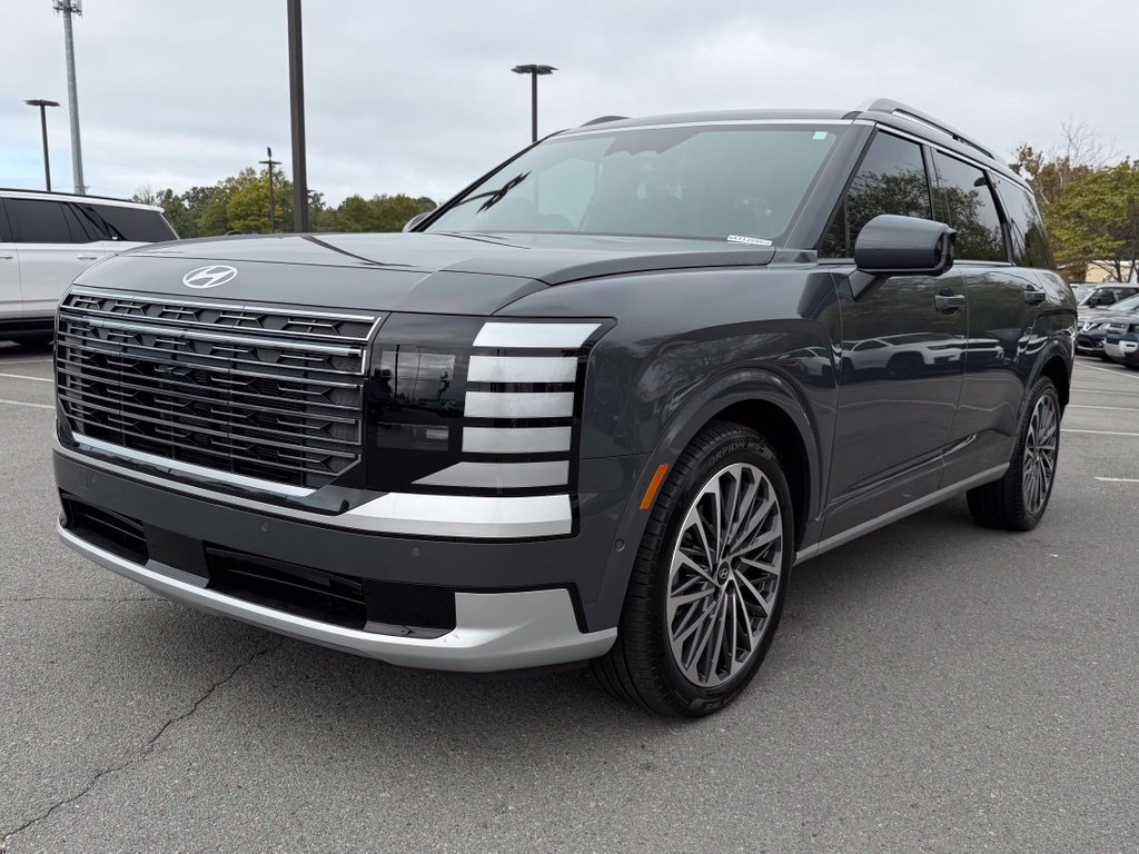 Used 2026 Hyundai Palisade Calligraphy FWD image 3