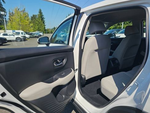 Certified 2024 Honda HR-V LX image 19