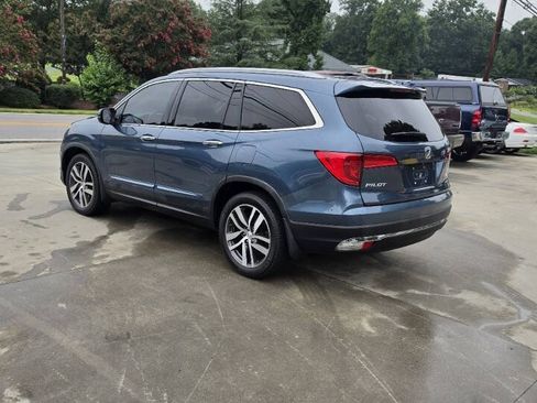 Used 2017 Honda Pilot Elite image 3
