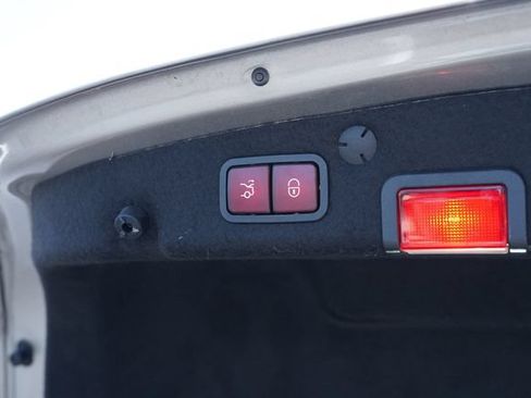 Used 2019 Mercedes-Benz C 300 Sedan image 27