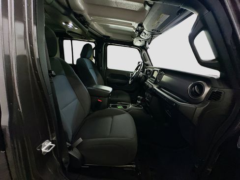 Used 2023 Jeep Wrangler Unlimited w/ Cold Weather Group AWD/4WD image 31