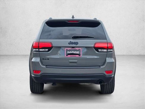 Used 2019 Jeep Grand Cherokee Laredo AWD/4WD image 7
