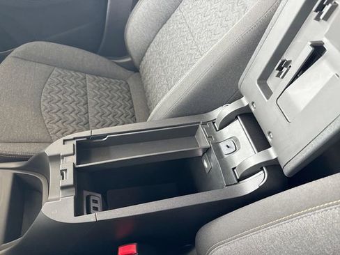 Used 2024 Chevrolet Equinox LT image 27