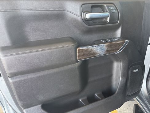 Used 2021 Chevrolet Silverado 1500 LT Trail Boss w/ Convenience Package II image 10