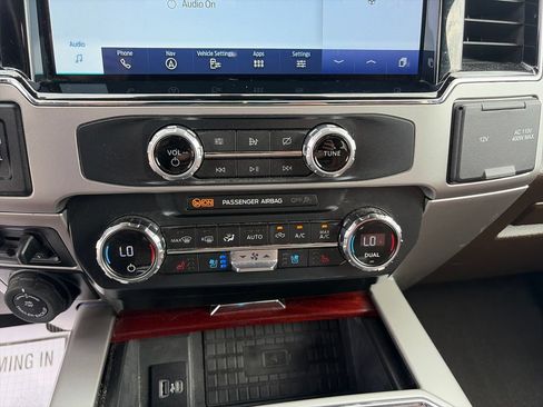 Used 2022 Ford F250 King Ranch w/ FX4 Off-Road Package AWD/4WD image 26