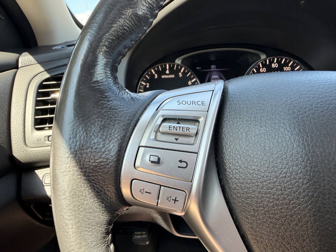 Used 2016 Nissan Altima 2.5 SL w/ 2.5 Technology Package FWD image 14