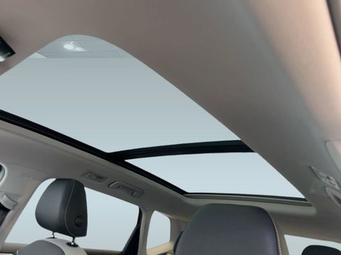 New 2026 Volkswagen Taos SE image 16