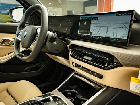 New 2026 BMW 330i xDrive Sedan w/ Convenience Package AWD/4WD image 46