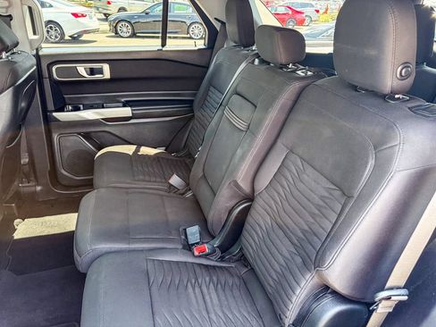 Used 2020 Ford Explorer XLT RWD image 38