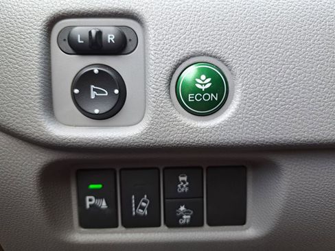 Used 2017 Honda Pilot Touring image 13