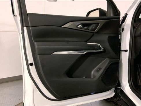 Used 2024 Chevrolet Traverse LT image 25