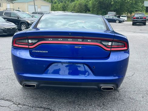Used 2020 Dodge Charger SXT w/ Leather Interior Group RWD image 5