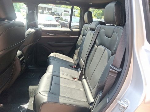 New 2025 Jeep Grand Cherokee Limited image 6