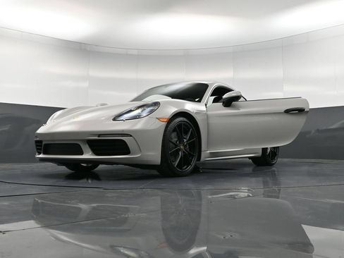 Certified 2024 Porsche 718 Cayman RWD image 35
