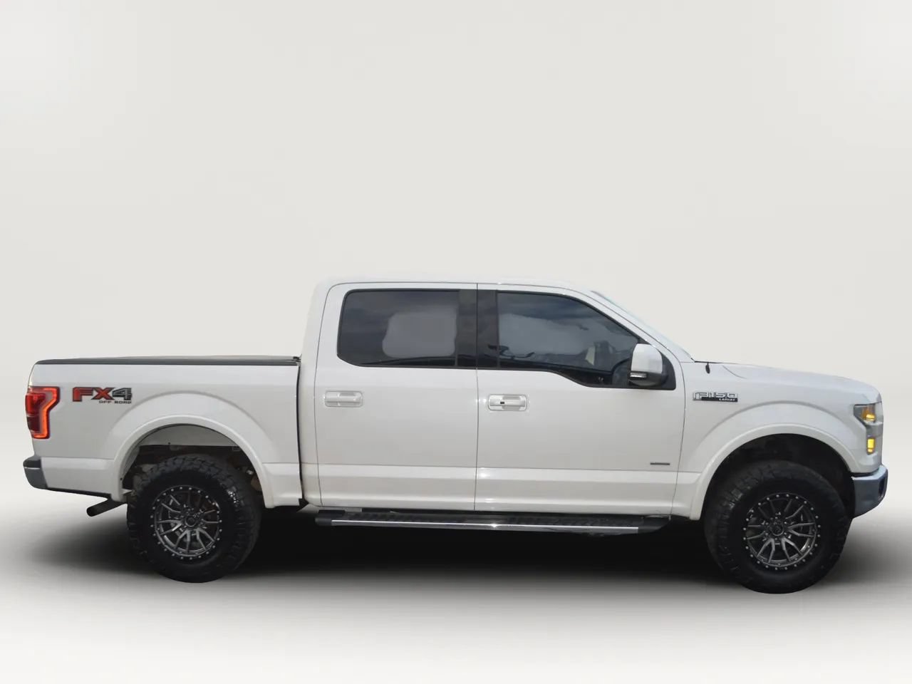 Used 2015 Ford F150 Lariat w/ Equipment Group 501A Mid AWD/4WD image 9