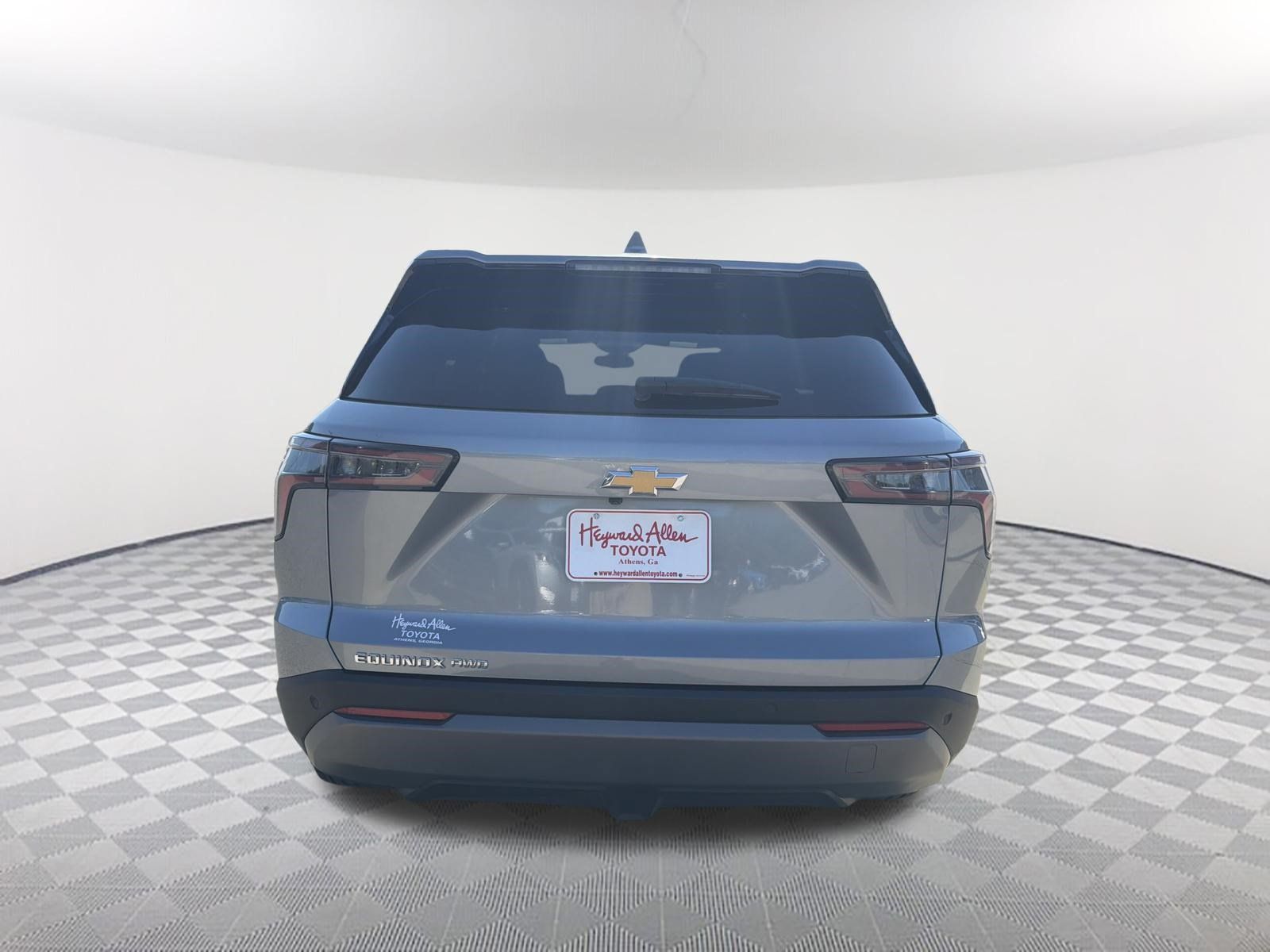 Used 2025 Chevrolet Equinox LT AWD/4WD image 16