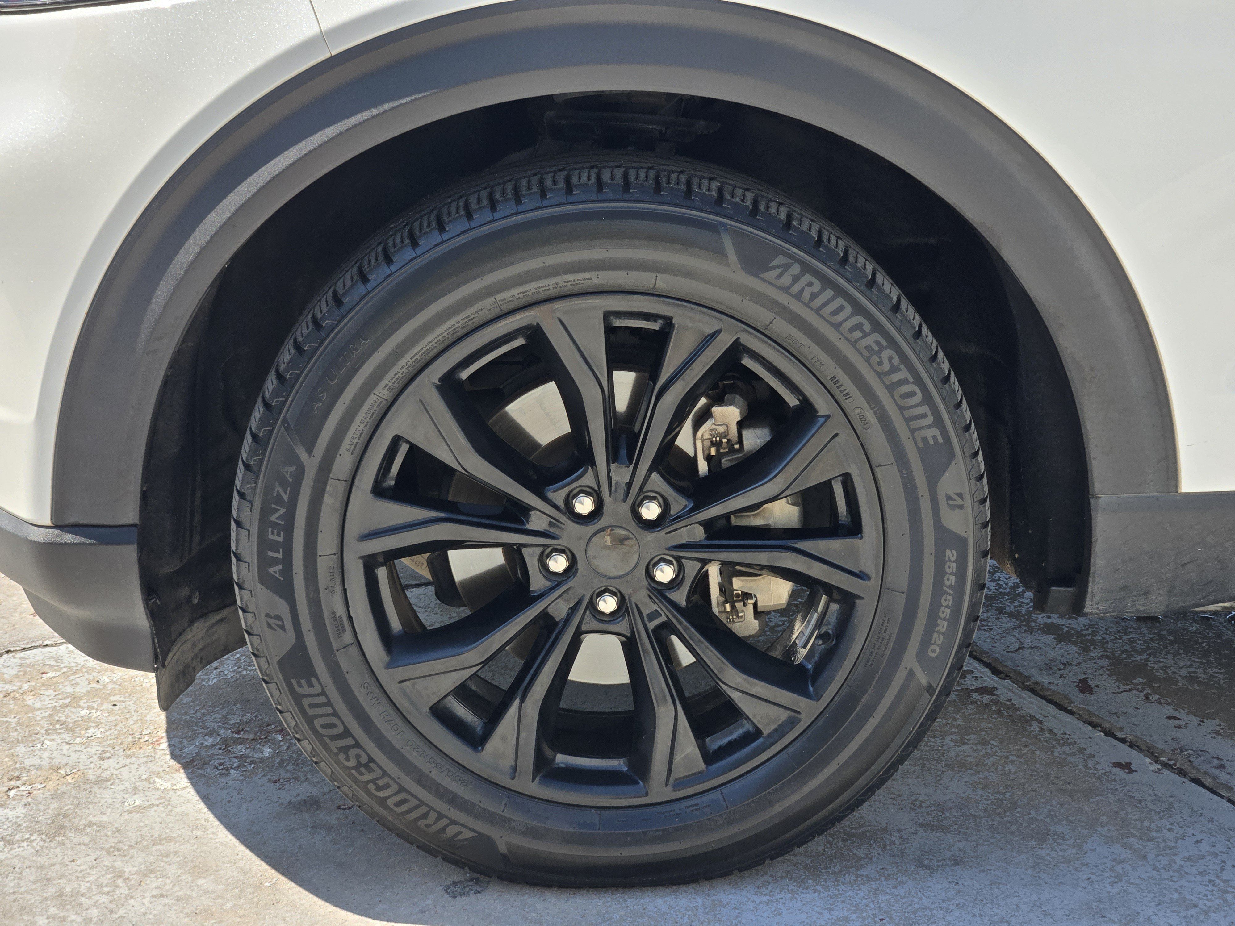 Used 2021 Ford Explorer Limited w/ Equipment Group 301A AWD/4WD image 13