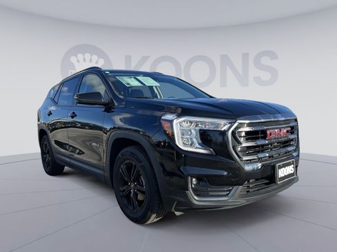 Used 2023 GMC Terrain AT4 image 10