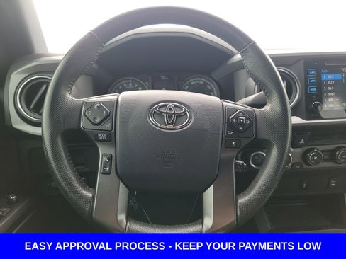 Used 2017 Toyota Tacoma TRD Off-Road w/ Tow Package (A/T) image 10