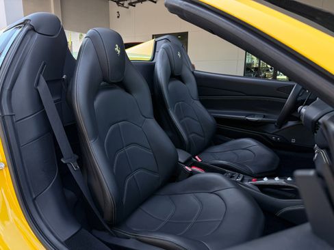 Used 2018 Ferrari 488 Spider image 34