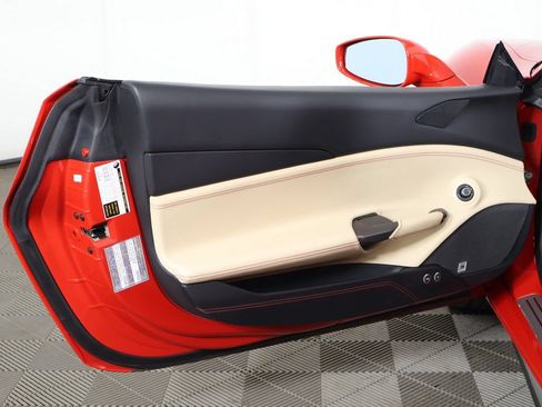 Used 2019 Ferrari 488 Spider RWD image 21