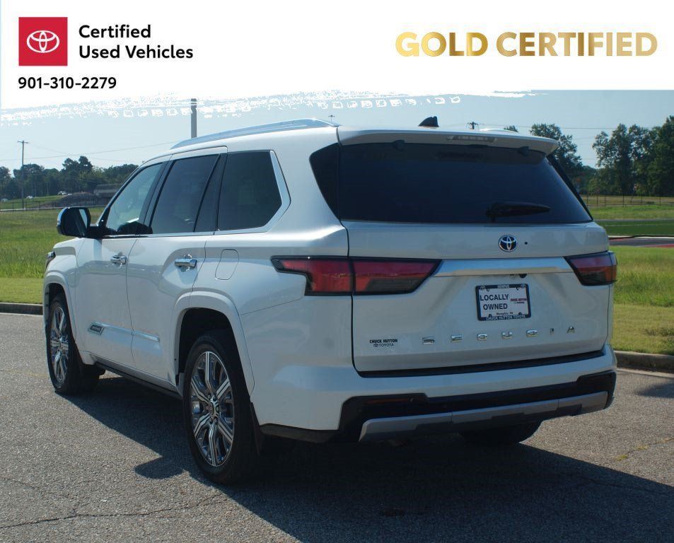 Used 2023 Toyota Sequoia Capstone AWD/4WD image 17