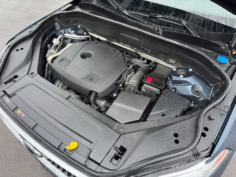 Used 2021 Volvo XC90 T6 Momentum image 25
