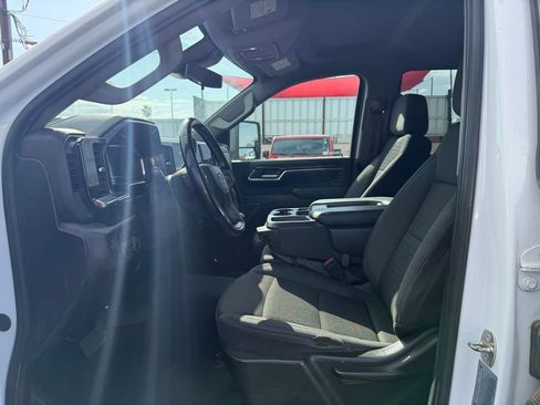 Used 2024 Chevrolet Silverado 3500 LT image 12