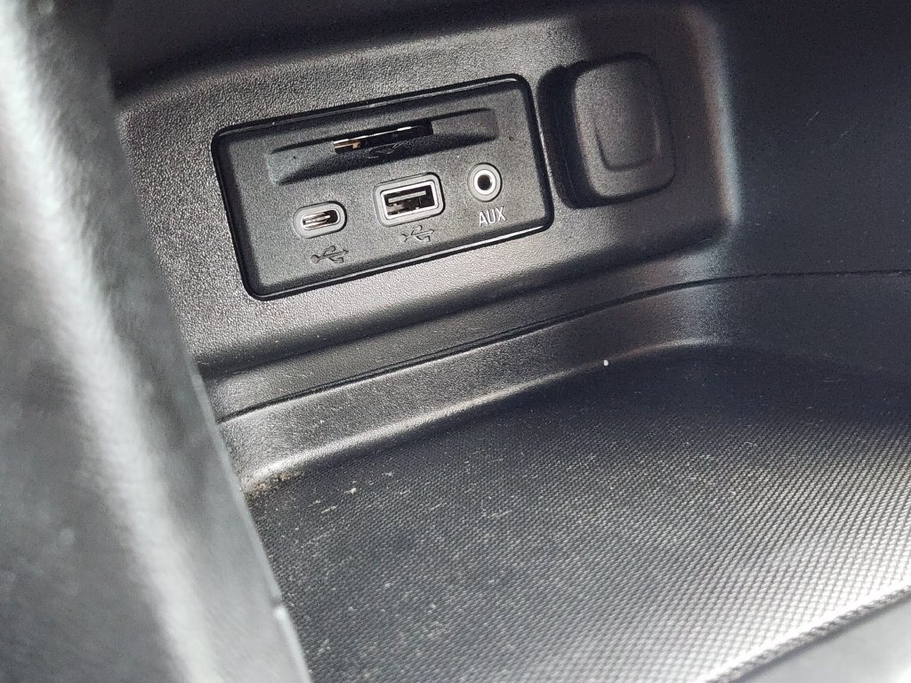 Used 2023 Chevrolet Equinox LT FWD image 21