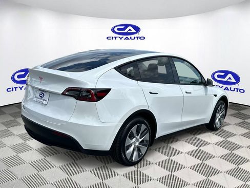 Used 2021 Tesla Model Y Long Range AWD/4WD image 4