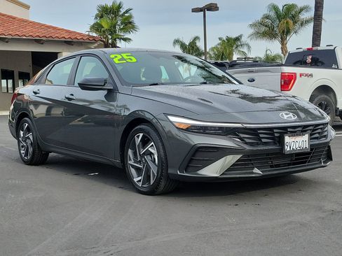 Certified 2025 Hyundai Elantra Sport image 2
