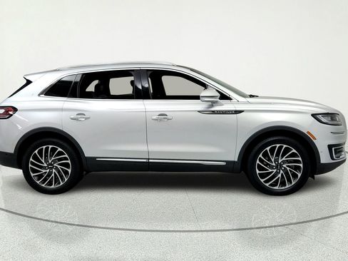 Used 2019 Lincoln Nautilus Reserve AWD/4WD image 6