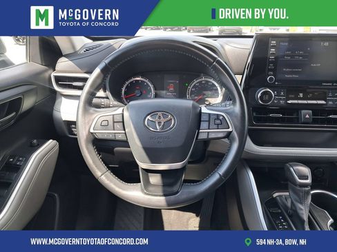 Used 2022 Toyota Highlander LE FWD image 23