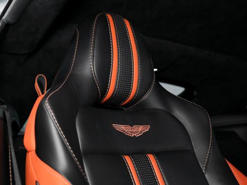 Used 2019 Aston Martin V8 Vantage Coupe RWD image 30