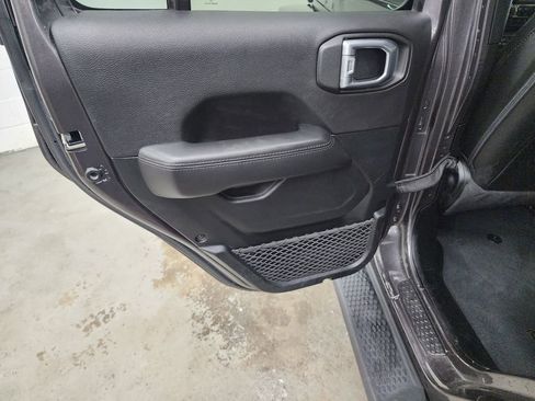 Used 2021 Jeep Wrangler Unlimited Sahara image 21