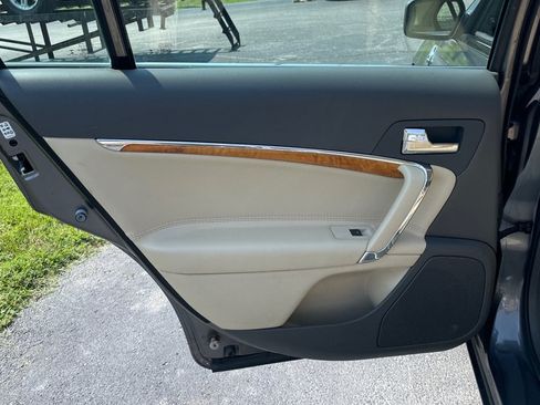 Used 2012 Lincoln MKZ AWD image 17