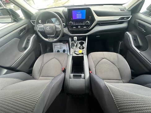 Certified 2024 Toyota Highlander Limited image 19