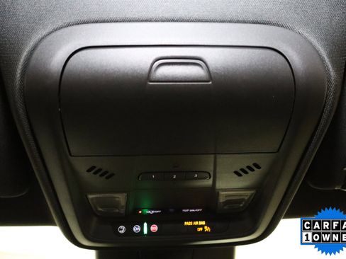 Used 2025 Cadillac XT4 Premium Luxury FWD image 29