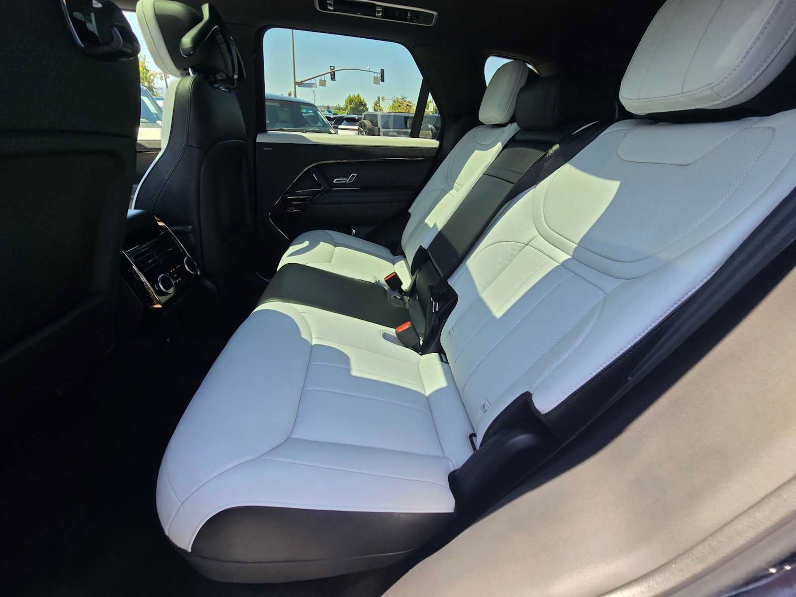 New 2026 Land Rover Range Rover Sport Dynamic SE AWD/4WD image 18