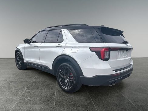 Used 2025 Ford Explorer ST AWD/4WD image 7