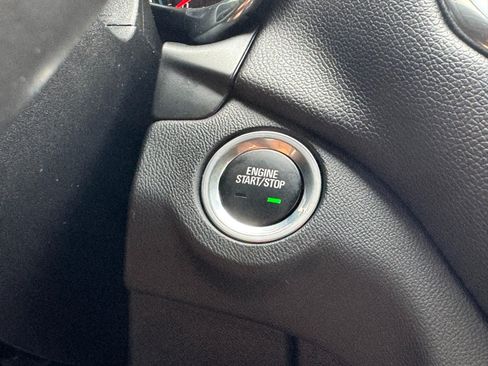 Used 2019 Chevrolet Equinox LT FWD image 21
