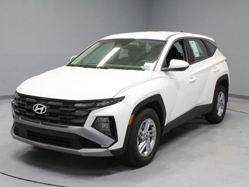 Used 2025 Hyundai Tucson SE FWD image 6