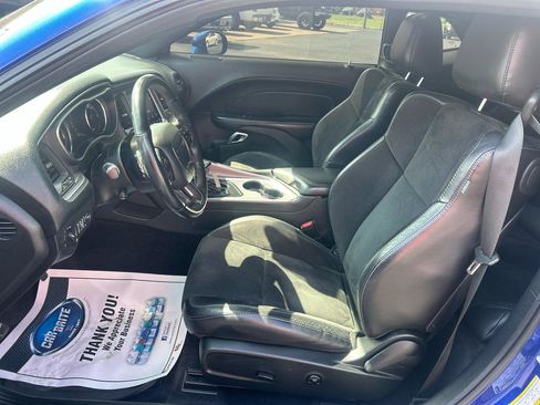 Used 2019 Dodge Challenger GT w/ Plus Package RWD image 11