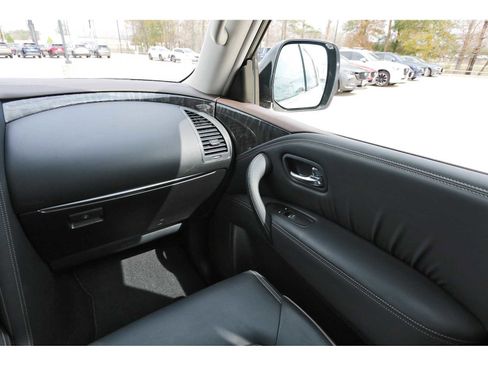 Used 2024 Nissan Armada Platinum w/ Captain's Chairs Package image 8
