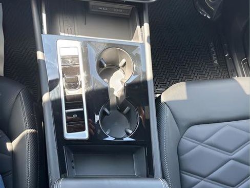 New 2025 Volkswagen Atlas Cross Sport SE image 15